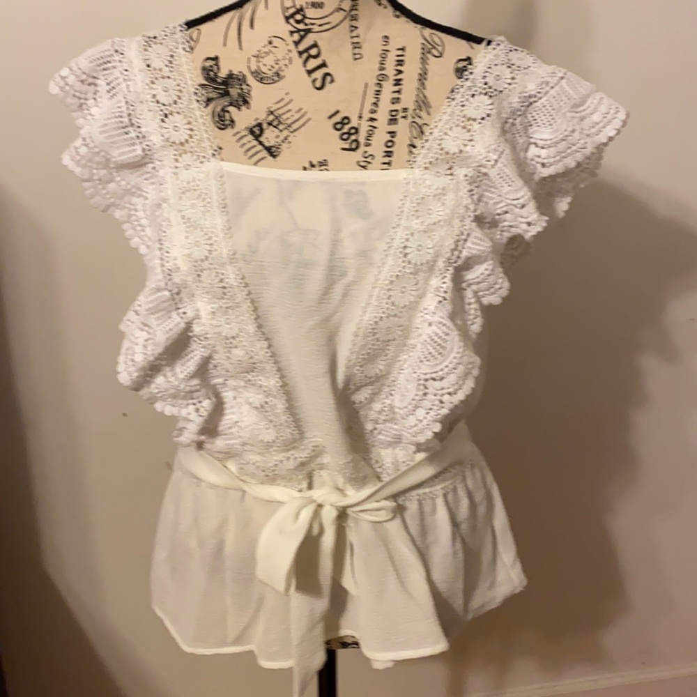 White lace top size xlarge